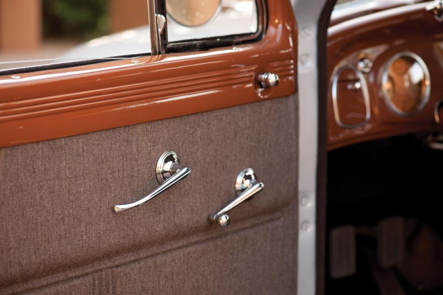 Детали интерьера DeSoto Airflow Coupe (SE) 1934 года  (фото 23 из 42)